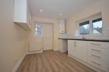 2 bedroom flat to rent - Photo 4
