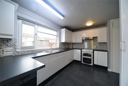 3 bedroom terraced house to rent - Photo 5