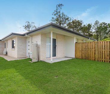 Modern 2-bedroom Duplex in beautiful estate! - Photo 6