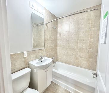 For Lease - 11 Thirty Third Street Unit# 208, Toronto, Ontario - Photo 5