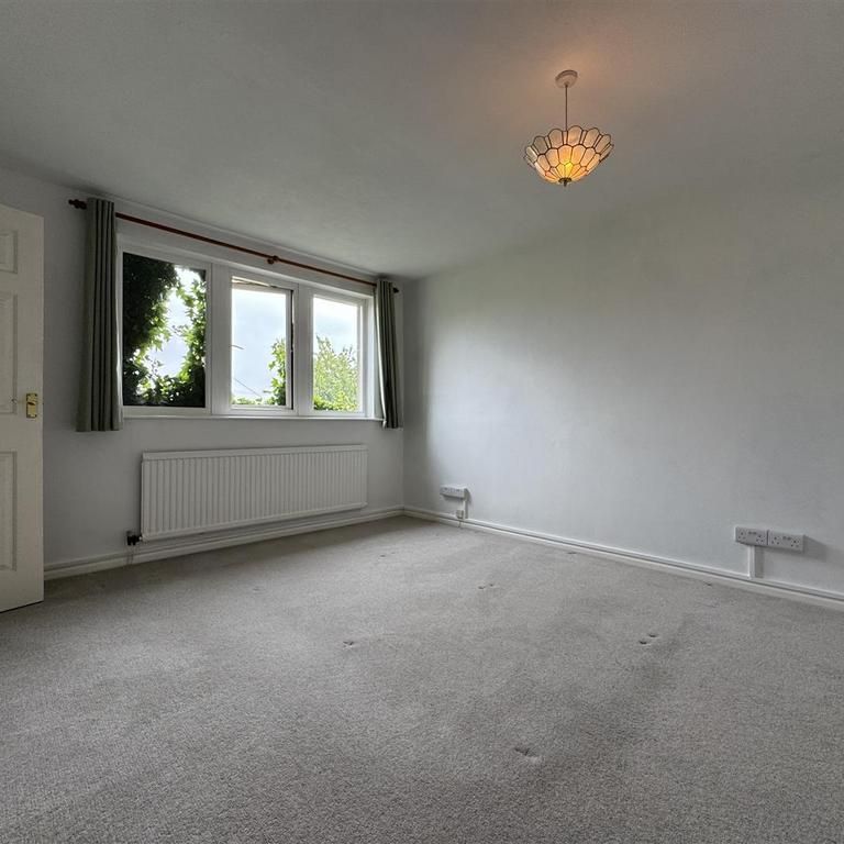 4 bedroom detached house to rent - Photo 1
