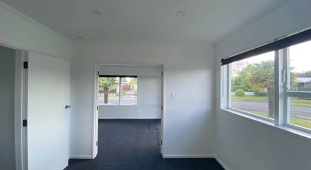 7 Betley Crescent - Photo 5