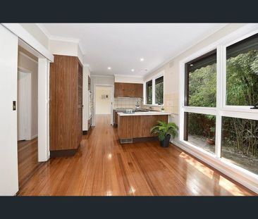 2/6 Rosaline Avenue, Mount Waverley, Vic 3149 - Photo 4
