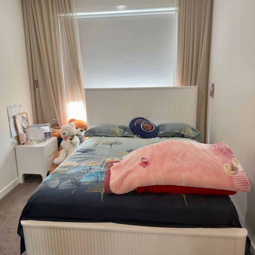 Dandenong North - Photo 2