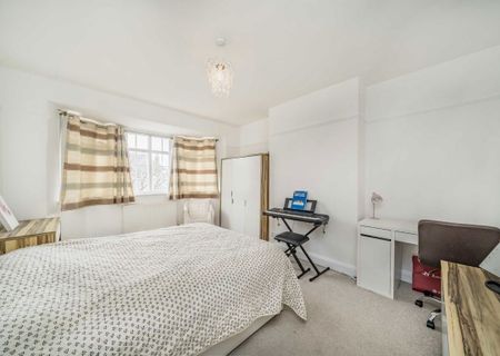 Christian Fields, SW16 3JY, London - Photo 5