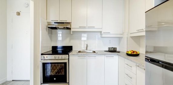 1 chambre - 100 400 Place Juge Desnoyers, Laval - Photo 2