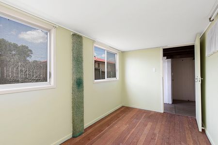 82 Cambridge Street, Carina QLD 4152 - House For Rent | Domain - Photo 2