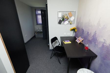 4 bedroom flat to rent - Photo 4