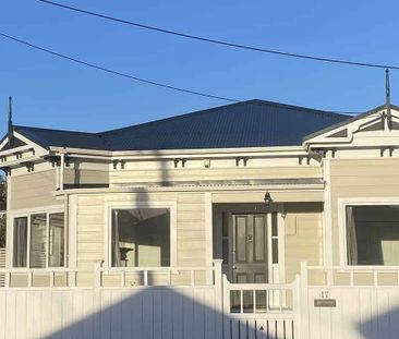 Perfect location, newly renovated, heart of Karori - Photo 2