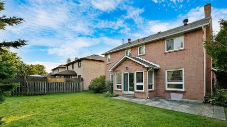 For Lease - 35 Aitken Circle, Markham, Ontario - Photo 3