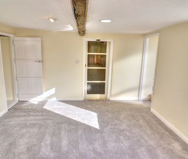 4 bedroom detached house to rent - Photo 3