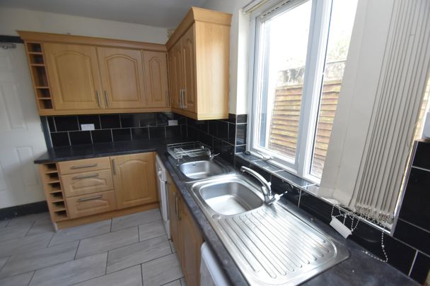 8 bed house to rent in Harriet Street, CATHAYS, CF24 - Photo 1