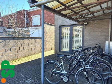 Handelspand met bovengelegen duplex-appartement op een centrale ligging nabij het centrum van Geel. - Photo 5