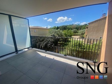 T2 AVEC TERRASSE + PARKING - Photo 3