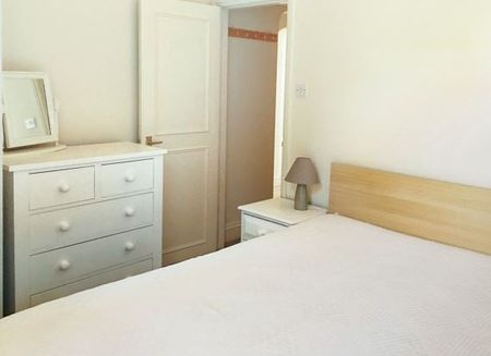 1 Bed Flat, Fulham Road, SW6 - Photo 4