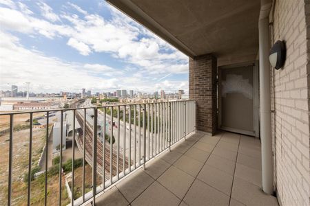 Knights Road , E16 2TZ - Photo 5