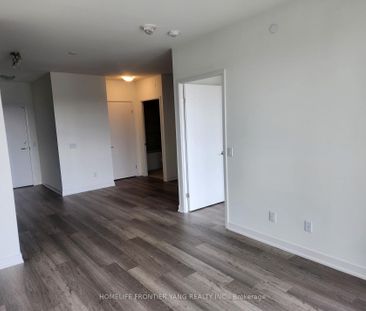 For Lease - 6 David Eyer Road Unit# 417, Richmond Hill, Ontario - Photo 2