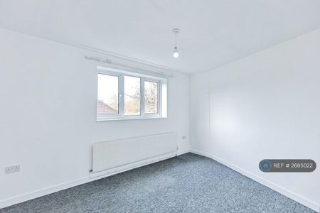 4 bedroom terraced house to rent - Photo 4