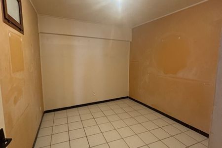 CUERS - Centre-ville- Appartement T2 de 43 m² - Photo 2