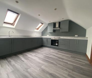 3 bedroom end of terrace house to rent - Photo 2