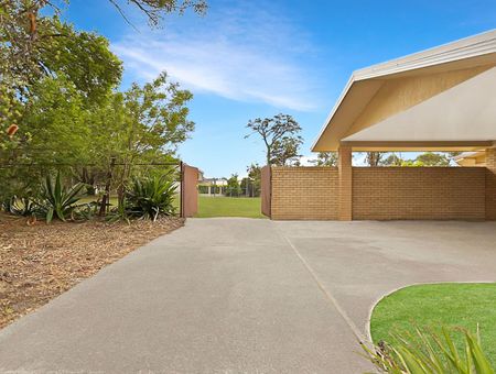 COMMING SOON - Charming Family Home in Peaceful Lugarno - Photo 4