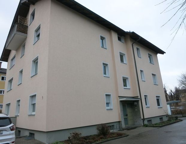 Neu renoviert: 2-Zimmer-DG-Wohnung (ohne Balkon) in der Rosenheimer City! - Foto 1