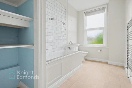 2 bedroom terraced house to rent - Photo 4