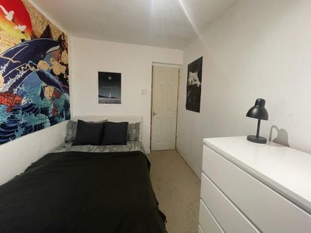 3 bedroom end of terrace house to rent - Photo 4