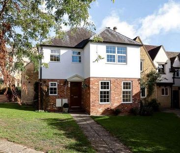 Prestbury Manor, GL52 - Photo 1