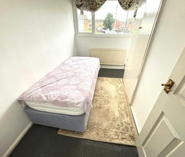 3 bedroom terraced house to rent - Photo 2