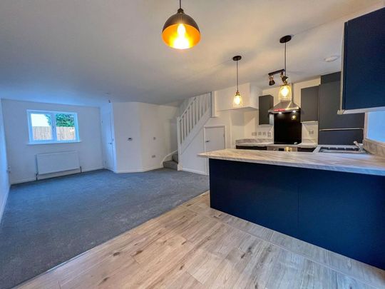 3 bedroom terraced house to rent - Photo 1