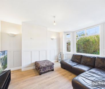 4 bedroom semi-detached house to rent - Photo 2