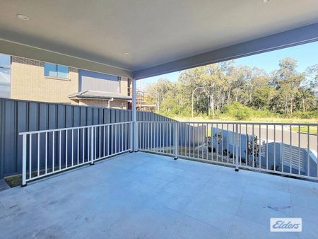 Modern Freestanding Townhouse - Photo 3