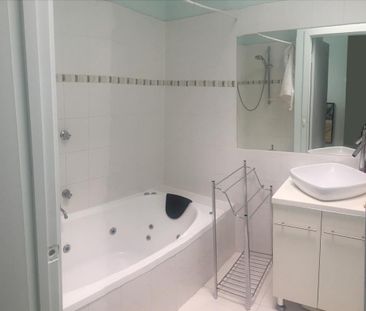 Port Melbourne - Photo 4