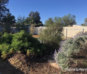 Cute & Cosy 2 Bedroom Home - Photo 6