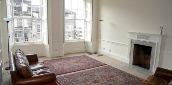 4 bed Flat to rent - Photo 2