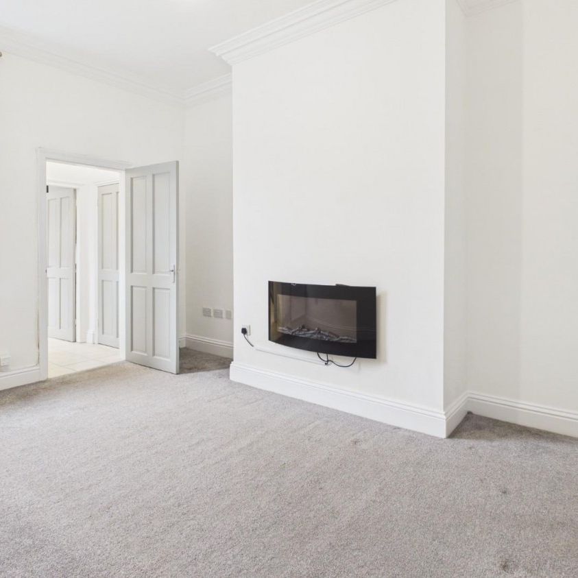 2 bedroom House To Let Total Size: 651 SQ FT - Photo 1