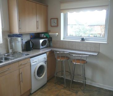 2 bedroom maisonette to rent - Photo 2