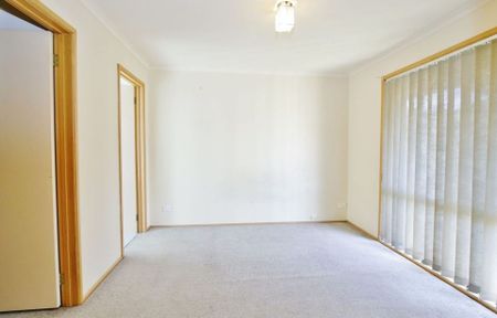 3 Bedroom Family Home in Central Location - Photo 4