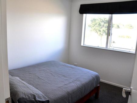 LONG TERM RENTAL - 1 YEAR FIXED TERM - Photo 4
