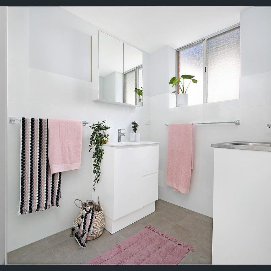 Modern, Ground Floor Unit in West Wollongong - Photo 1