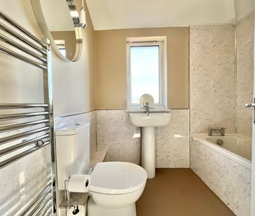 Central Avenue, Meadowfield, Durham - Photo 3