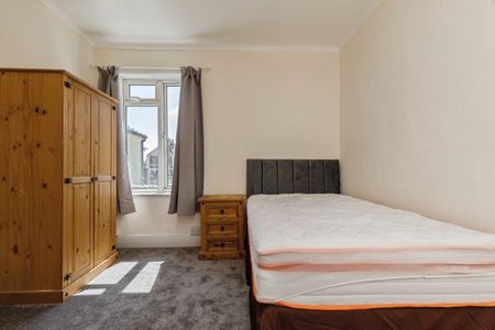 4 bedroom house to rent - Photo 2