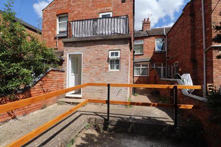 1 bedroom flat to rent - Photo 5