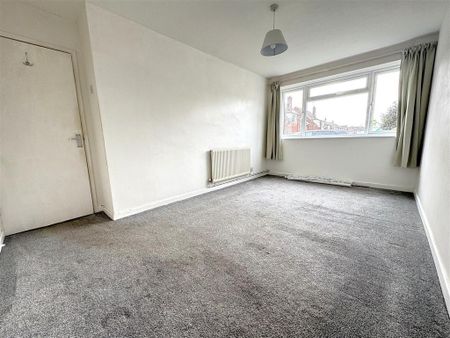 2 bedroom maisonette to rent - Photo 3