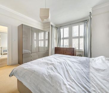 3 bedroom flat to rent - Photo 6