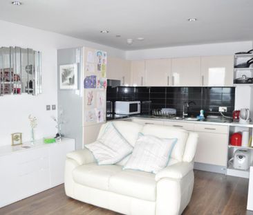 3 bedroom apartment to rent - Photo 2