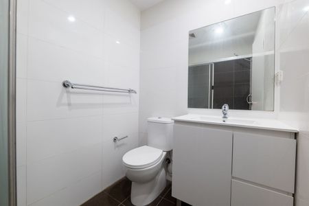 Modern 3 Bedroom Ground-Floor Apartment - Photo 4