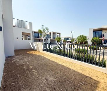 Amber Duplex | Larger Plot | Rare Garden - Photo 3