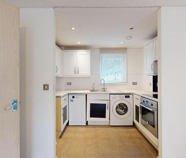 3 bedroom maisonette to rent - Photo 2